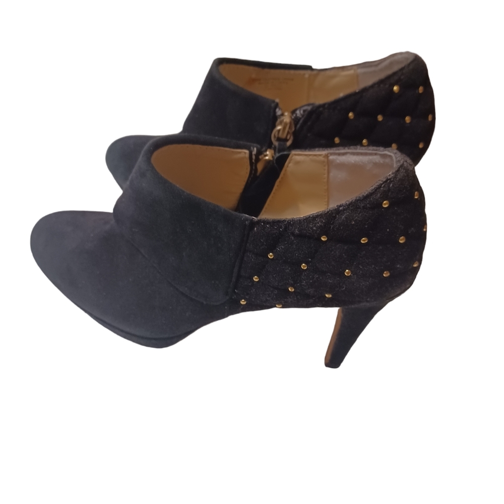Adrienne vittadini black studded heeled booties size 6 m